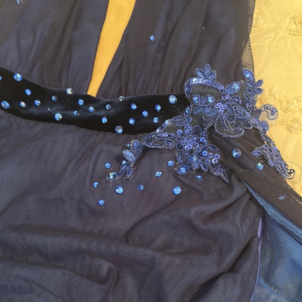 Elegant Blue Lyrical Costume with Lace Details - SMALL ADULT - Picture 2 of 7